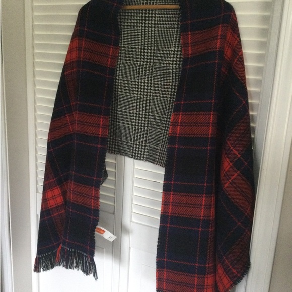 Joe Fresh Reversible Winter Scarf/Wrap - Picture 3 of 6